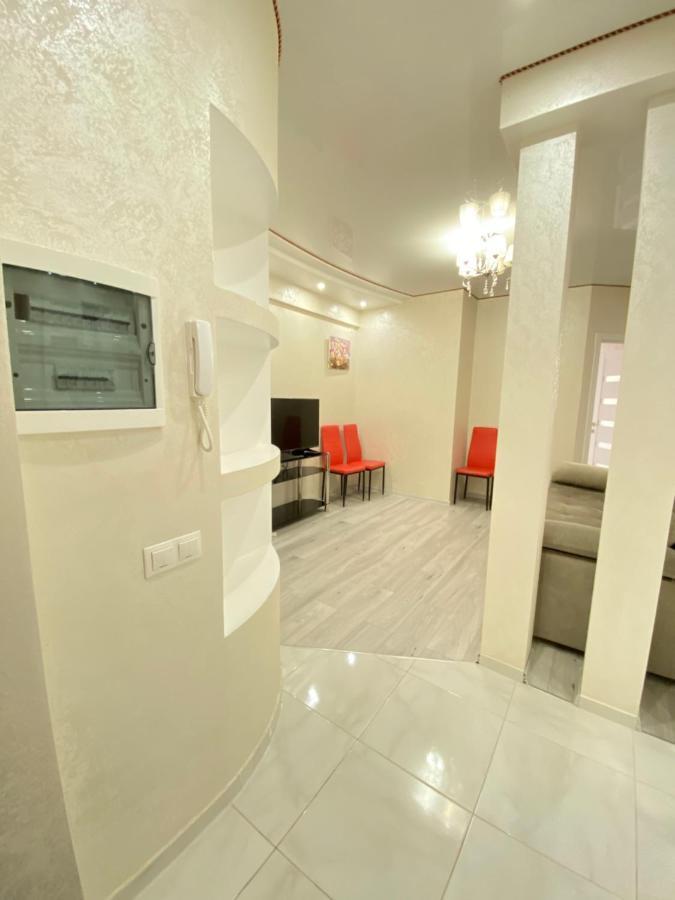 Two Bedroom Large Apartment In Chisinau Exterior photo