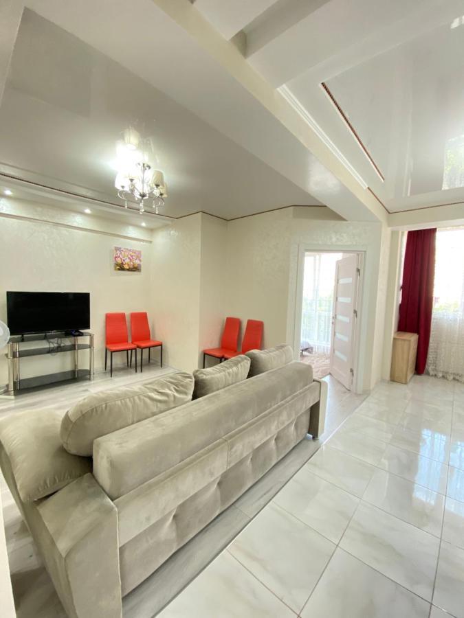 Two Bedroom Large Apartment In Chisinau Exterior photo