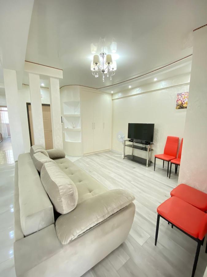 Two Bedroom Large Apartment In Chisinau Exterior photo