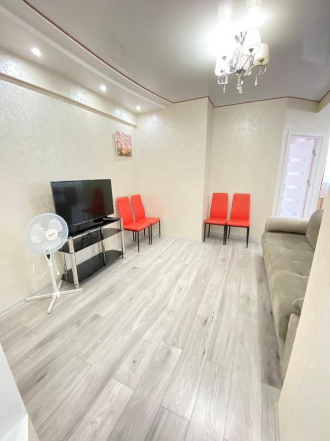 Two Bedroom Large Apartment In Chisinau Exterior photo